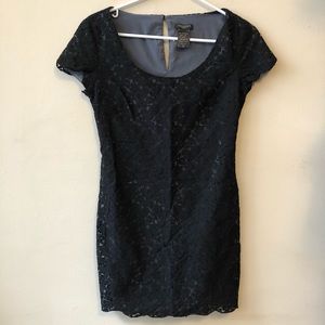 Talula Aritzia Size XS Floral Short Sleeve Dress